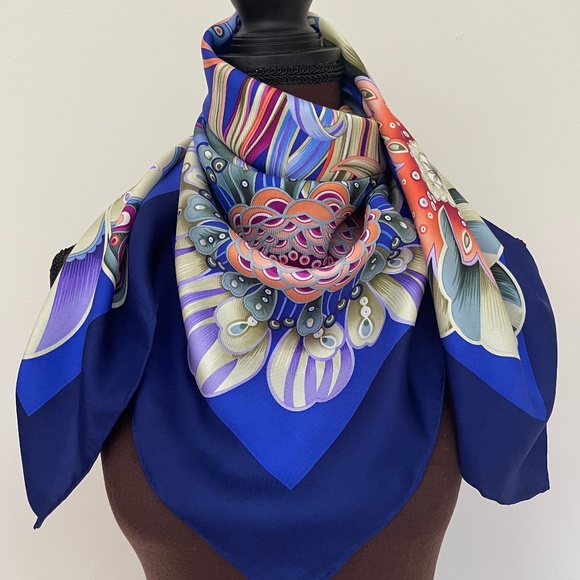 Salvatore Ferragamo Scarf Floral Blue Multicolor Silk Wrap - Picture 14 of 16